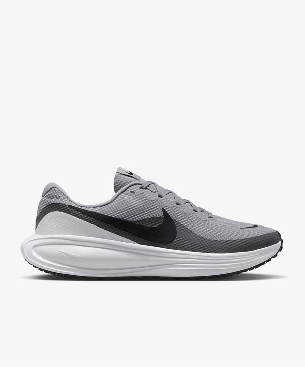 Nike Revolution 8