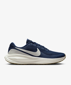 Nike Revolution 8