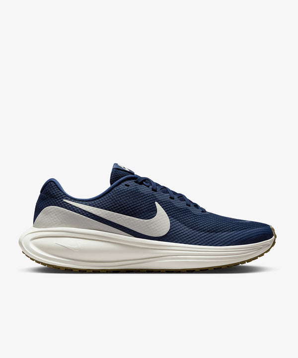 Nike Revolution 8