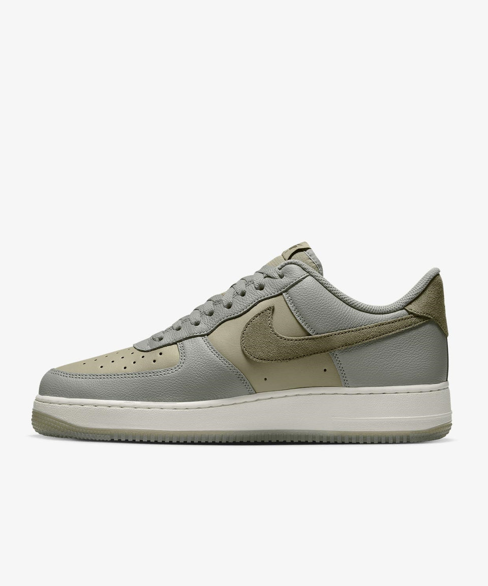 Nike Air Force 1 '07 Lv8 - Görsel 3