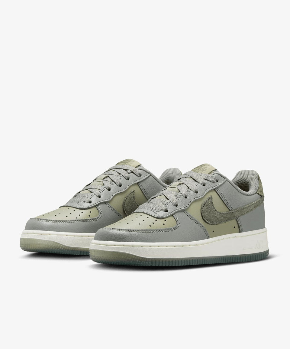 Nike Air Force 1 Lv8 (Gs) - Görsel 4