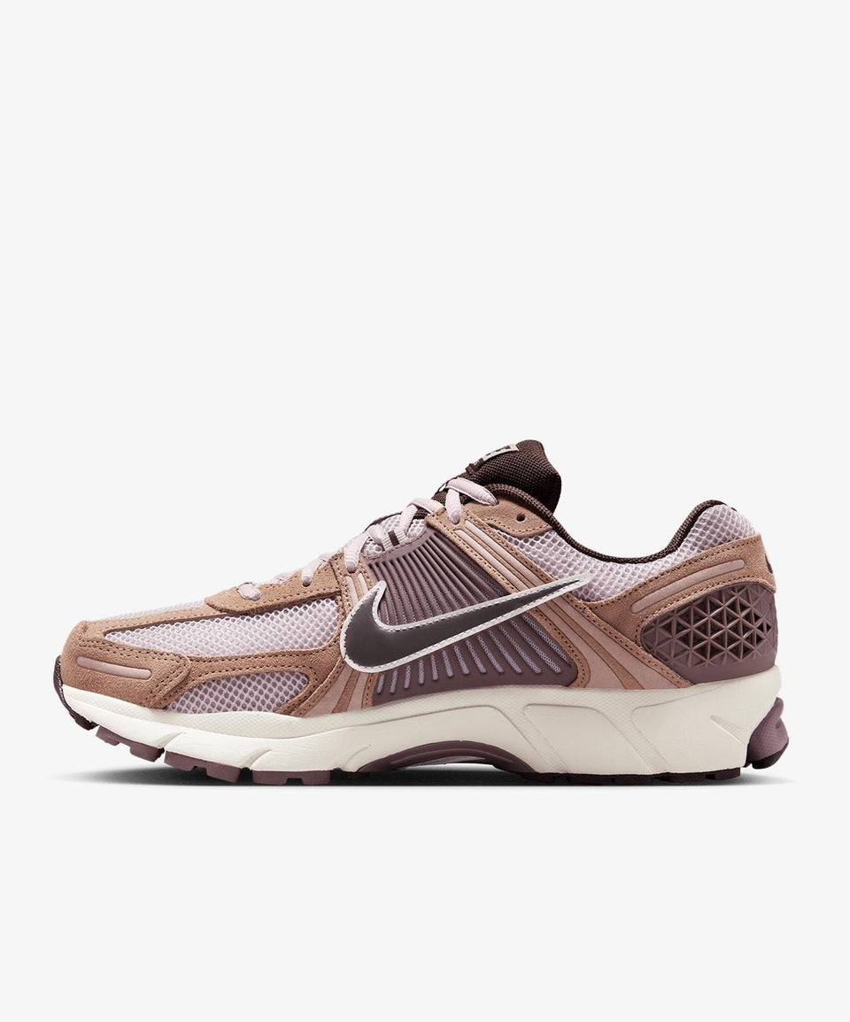 Nike Zoom Vomero 5 - Görsel 3