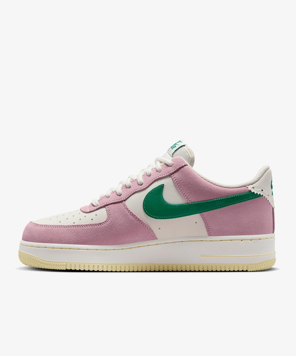 Nike Air Force 1 '07 Lv8 - Görsel 3
