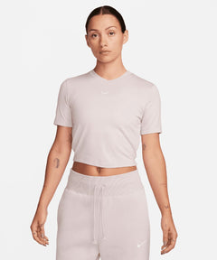 Nike Sportswear Essential Slim Cropped T-Shirt