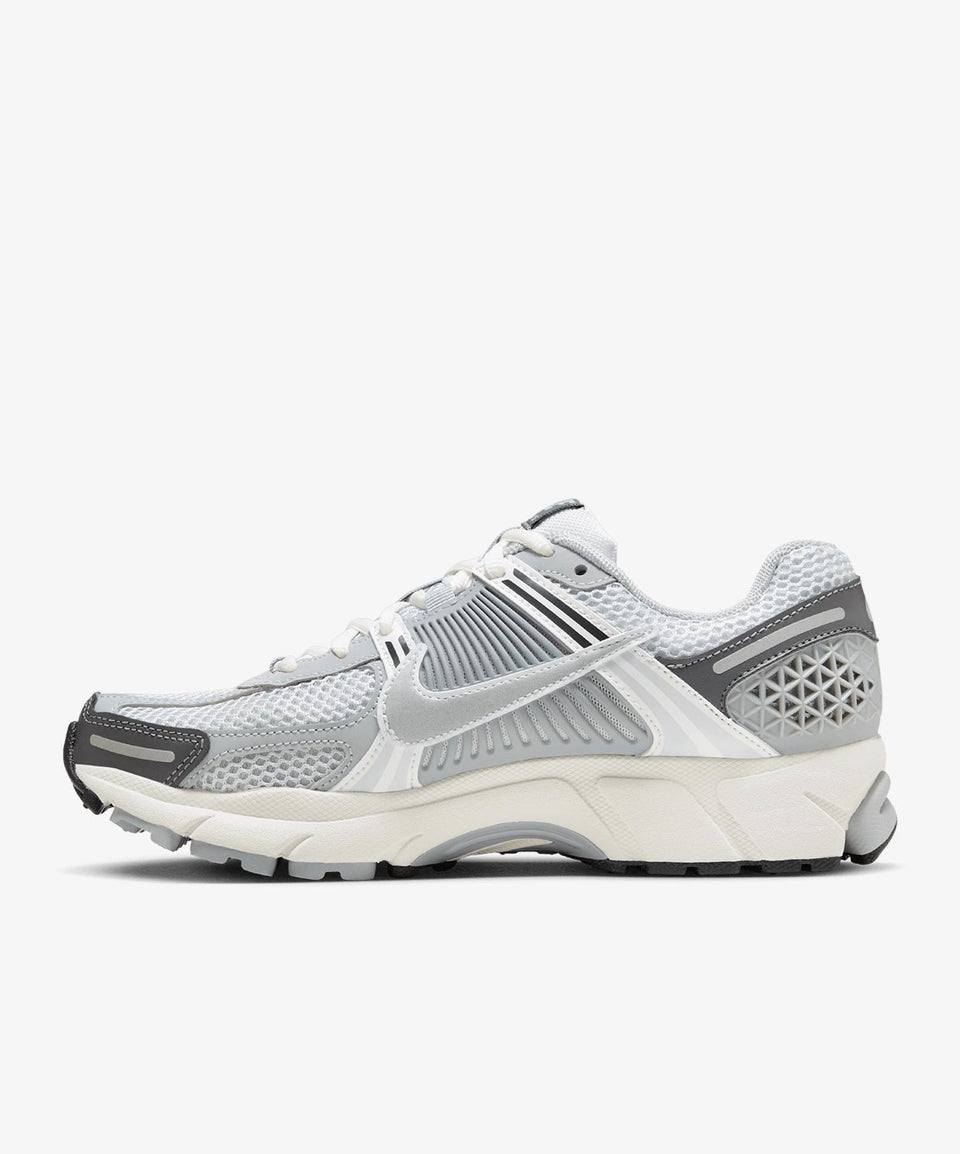 Nike Zoom Vomero 5 - Görsel 3