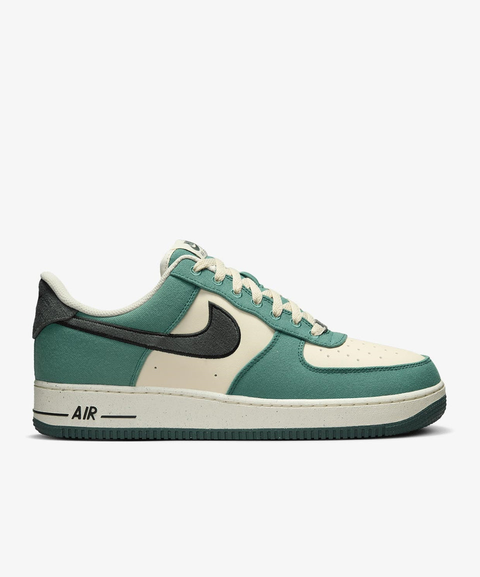 Nike Air Force 1 '07 Lv8 - Görsel 2