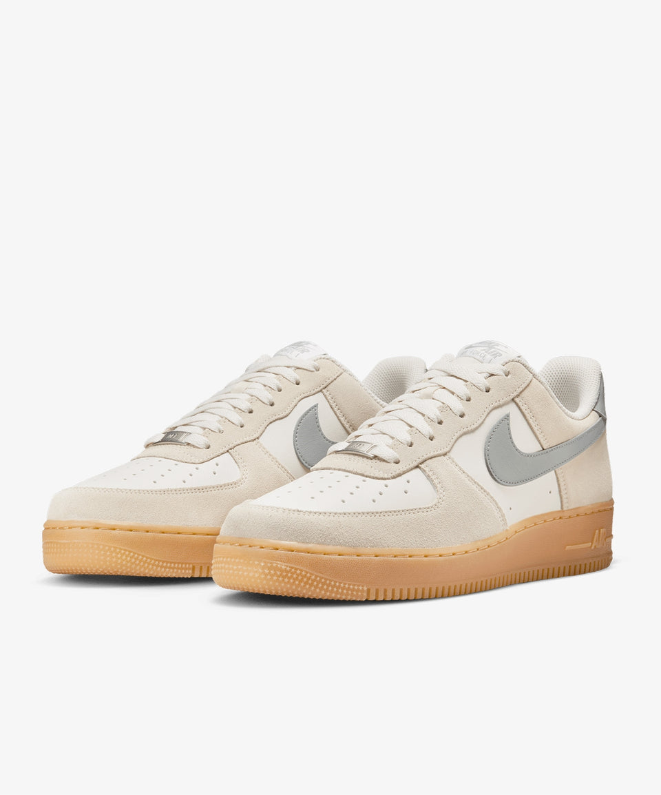 Nike Air Force 1 '07 LV8 - Görsel 4