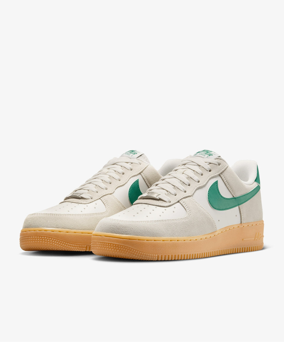 Nike Air Force 1 '07 LV8 - Görsel 4