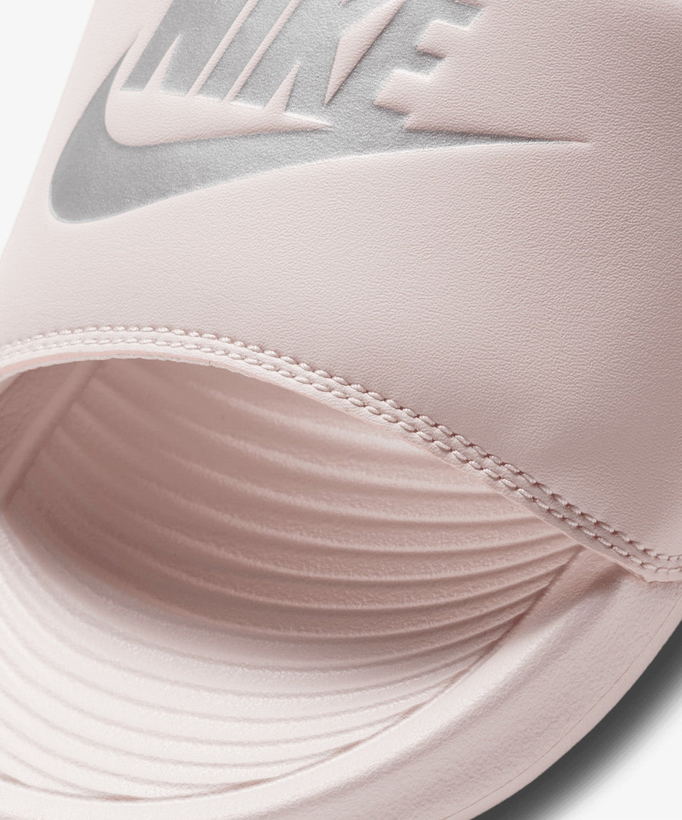 Nike Pembe Nike Victori ONE