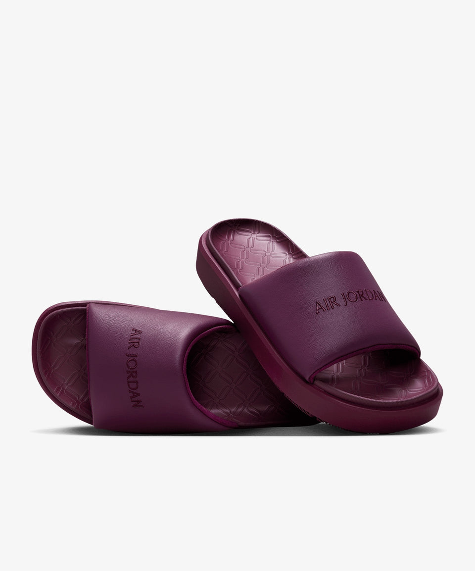 Jordan Sophia Slides - Görsel 4