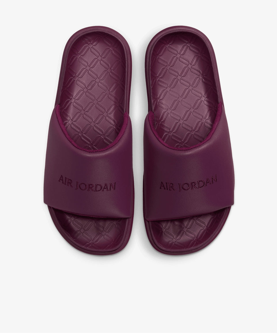 Jordan Sophia Slides - Görsel 5