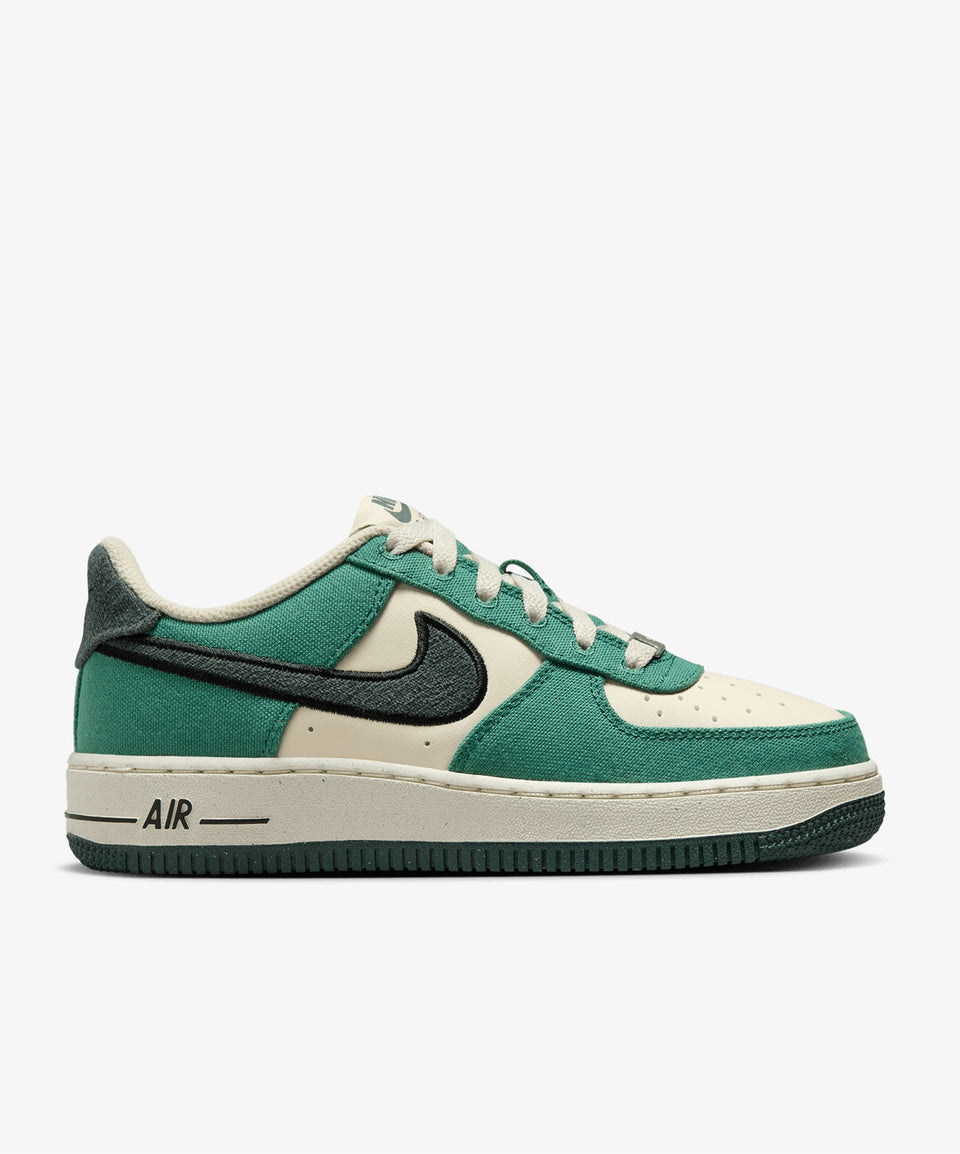 Nike Air Force 1 Lv8 (Gs) - Görsel 2