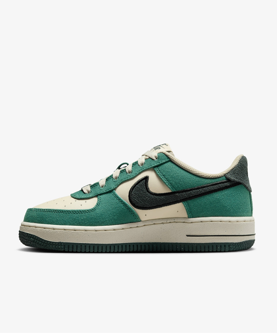 Nike Air Force 1 Lv8 (Gs) - Görsel 3