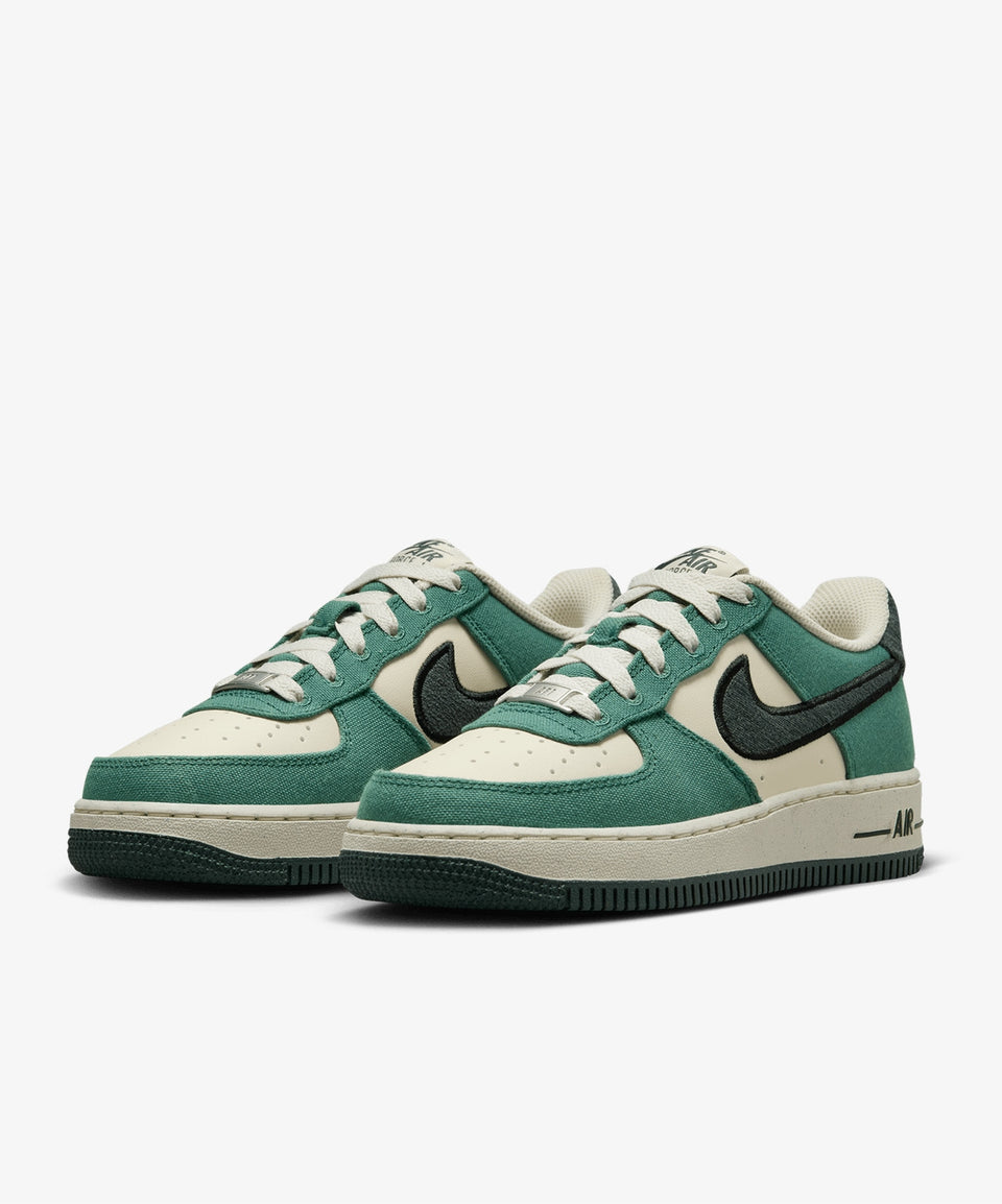 Nike Air Force 1 Lv8 (Gs) - Görsel 4