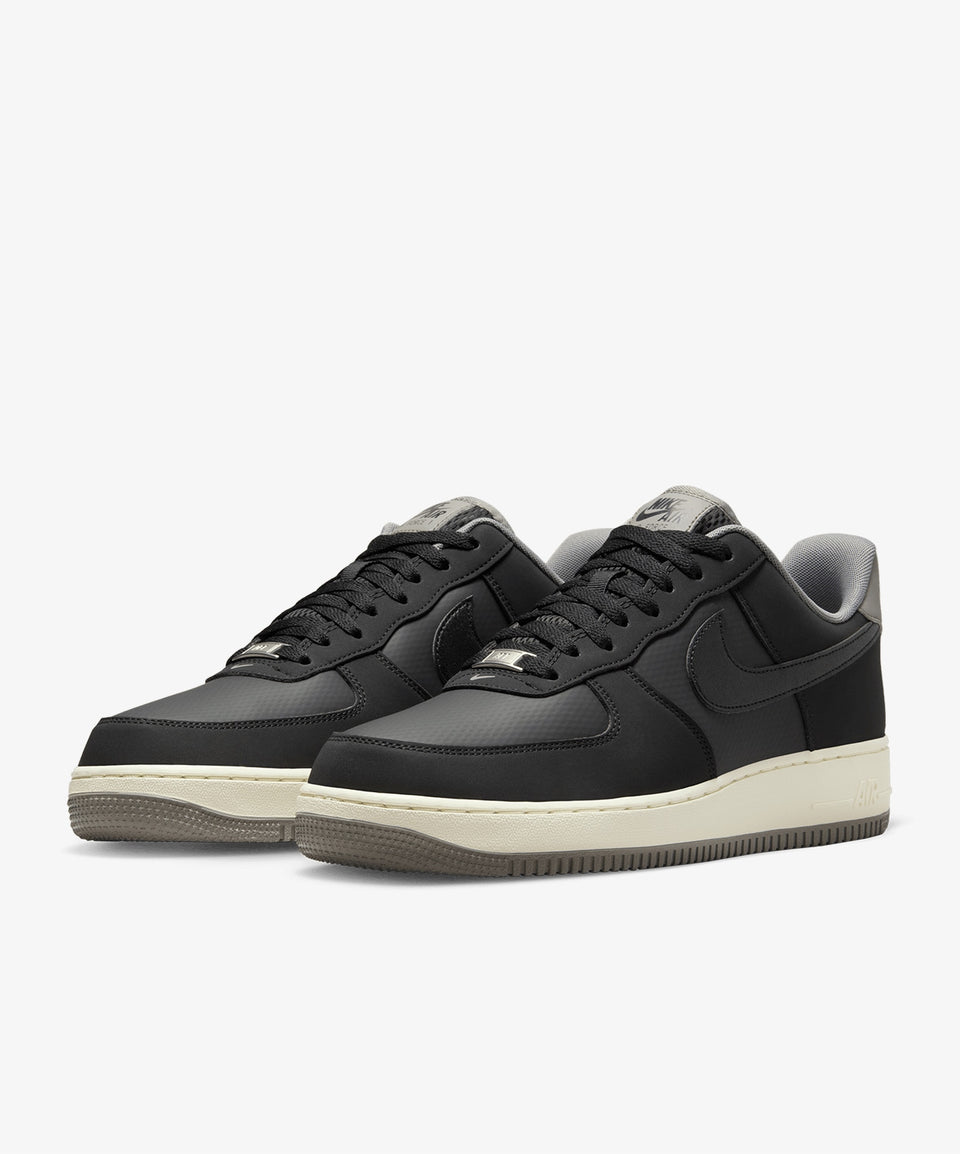 Nike Air Force 1 07 LV8 - Görsel 4