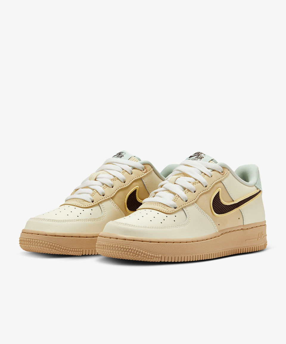 Nike Air Force 1 LV8 (Gs) - Görsel 4