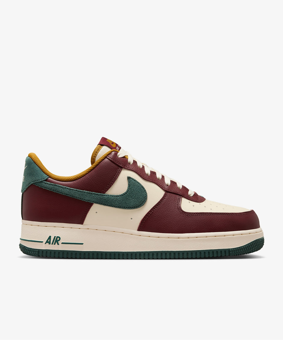 Nike Air Force 1 07 LV8 - Görsel 2