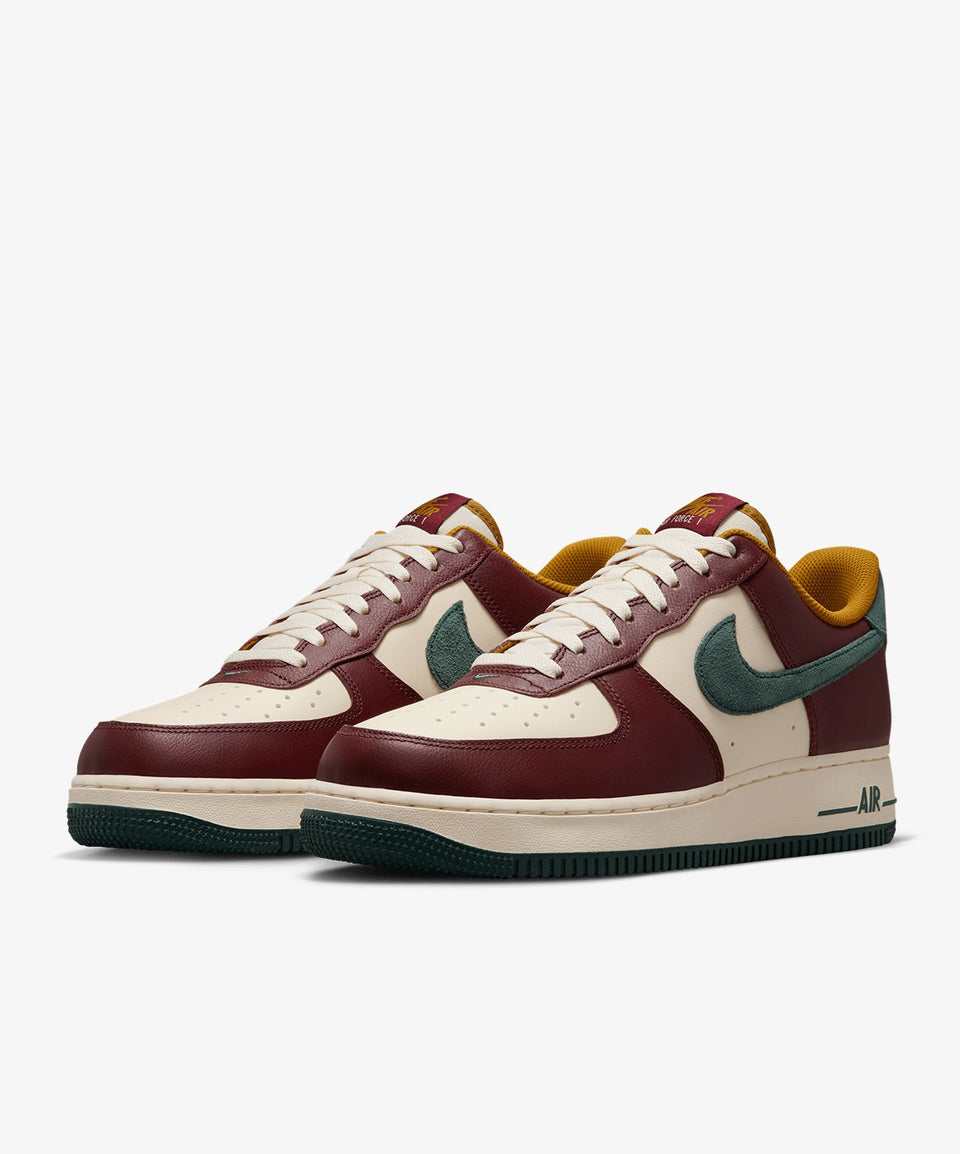 Nike Air Force 1 07 LV8 - Görsel 4