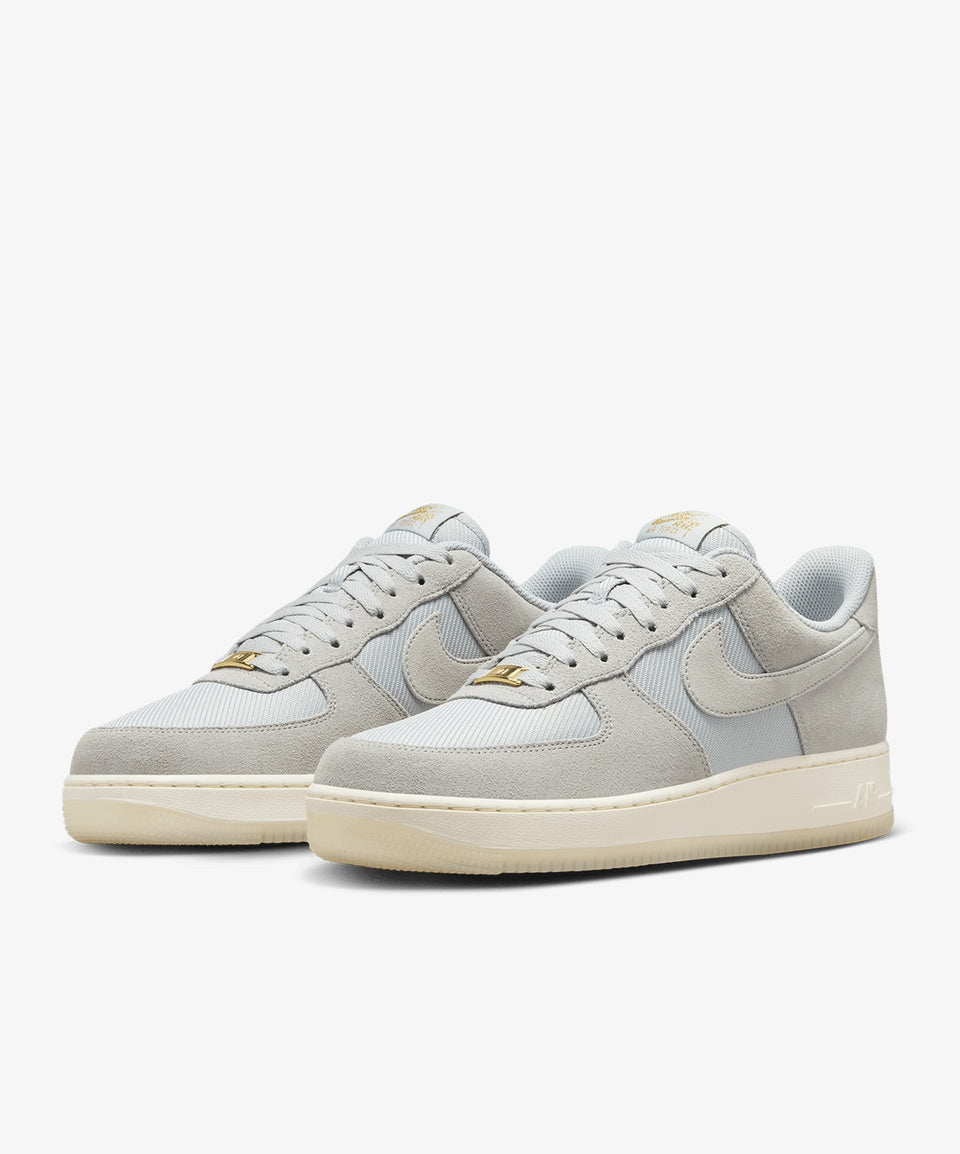 Nike Air Force 1 07 LV8 - Görsel 4