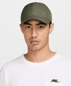 Nike Dri-FIT Club Unstructured Metal Swoosh Cap