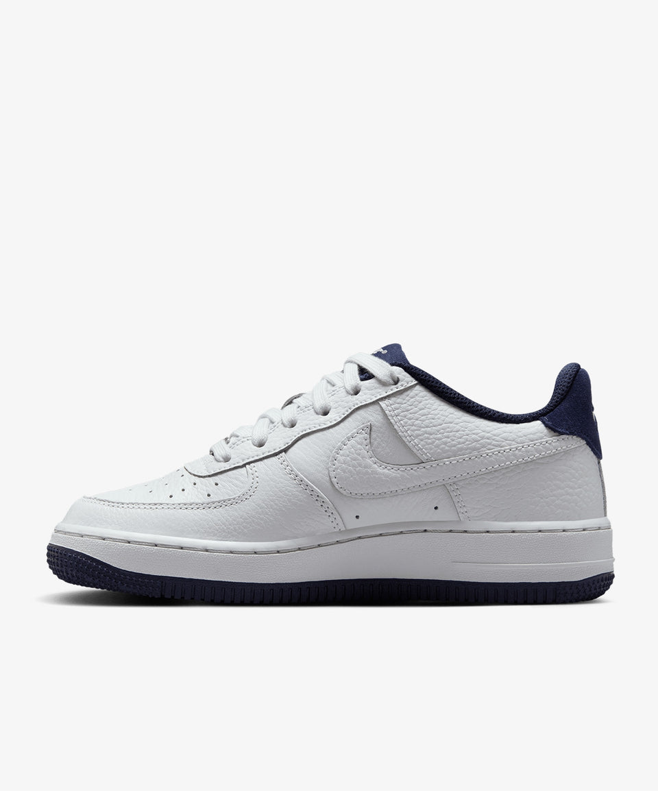 Nike Air Force 1 LV8 (Gs) - Görsel 3