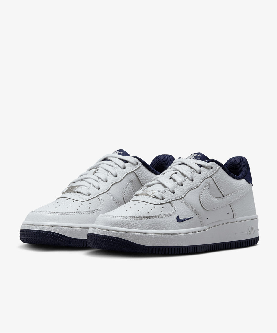 Nike Air Force 1 LV8 (Gs) - Görsel 4