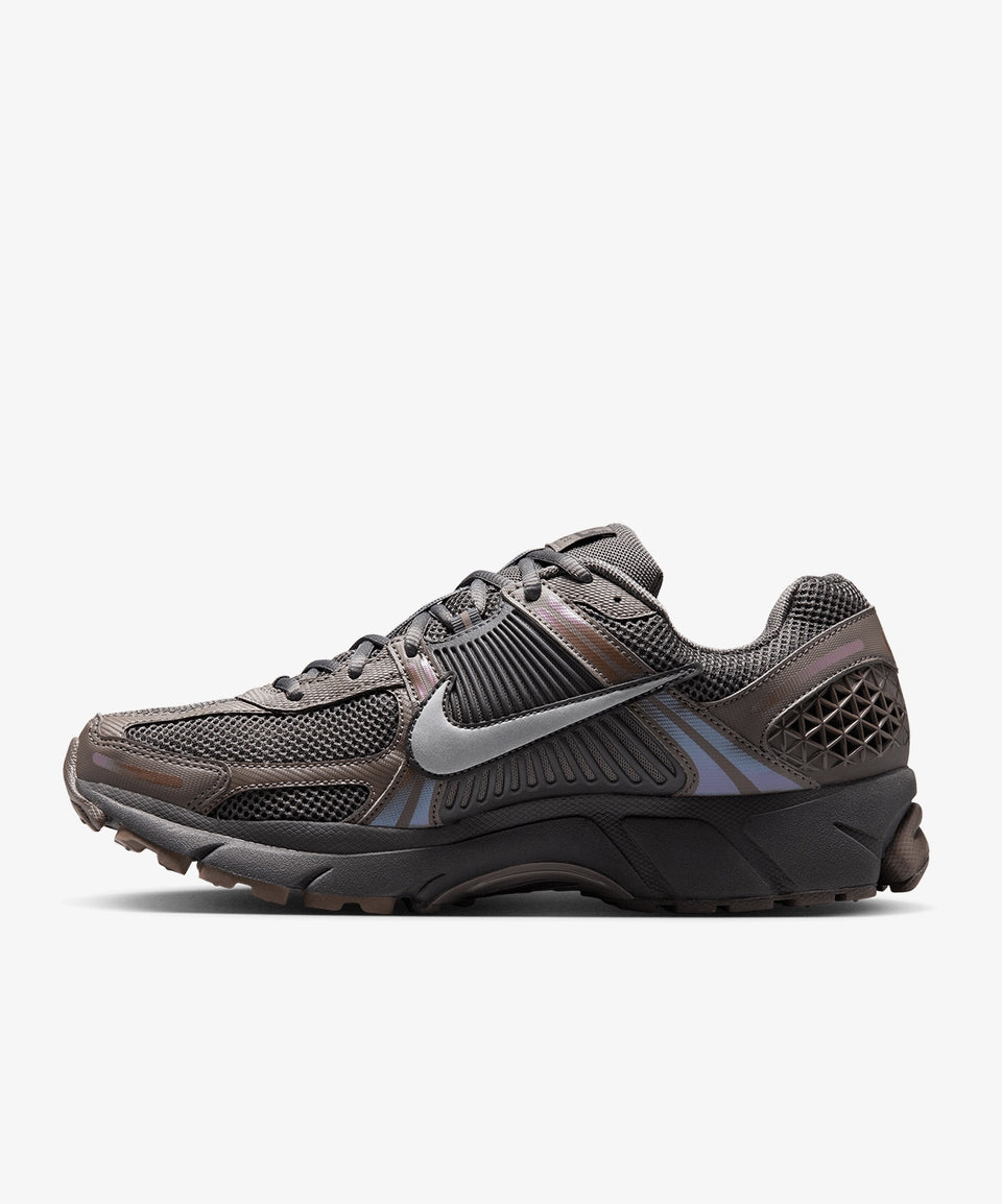 Nike Zoom Vomero 5 - Görsel 3