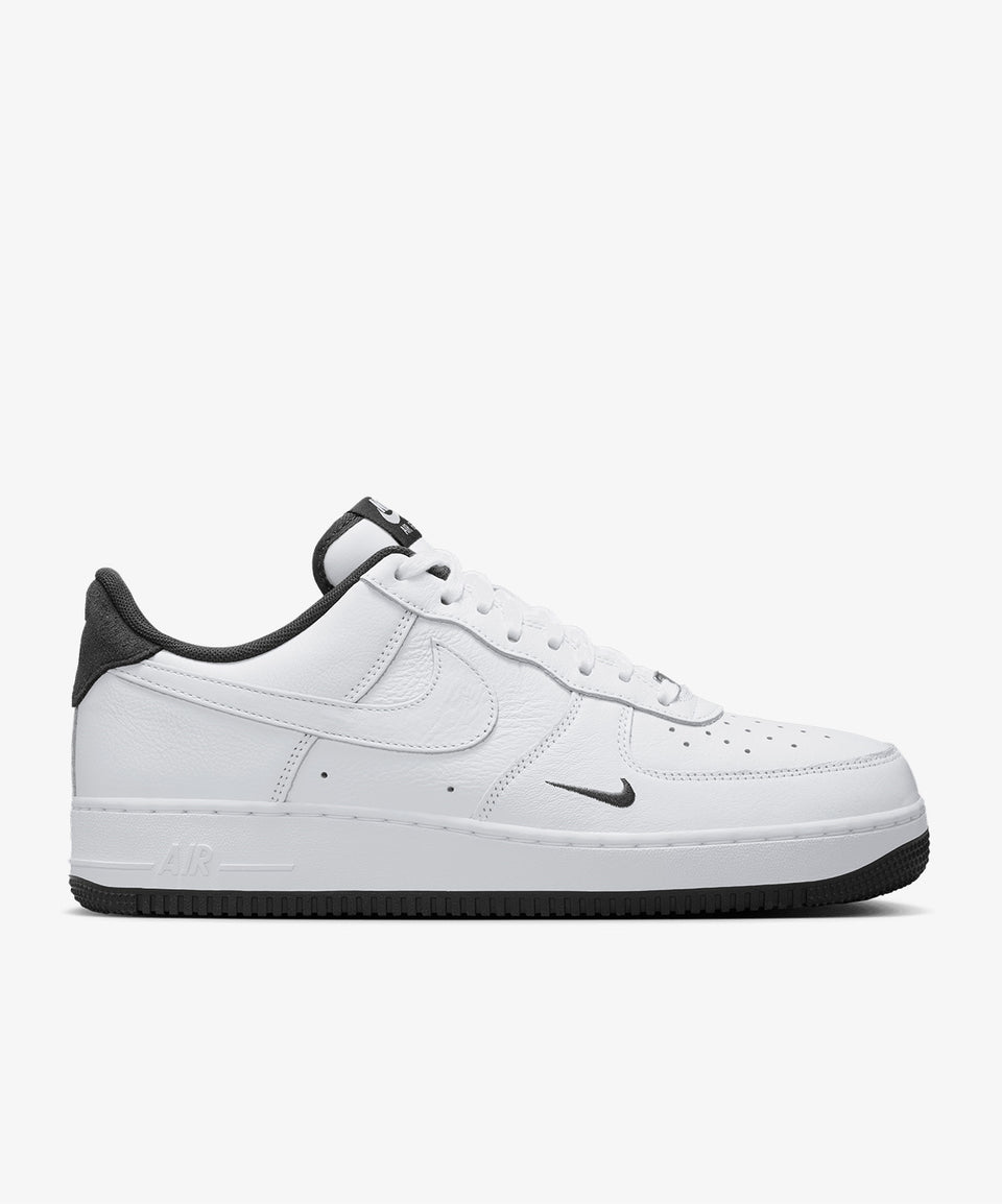 Nike Air Force 1 '07 LV8 - Görsel 2