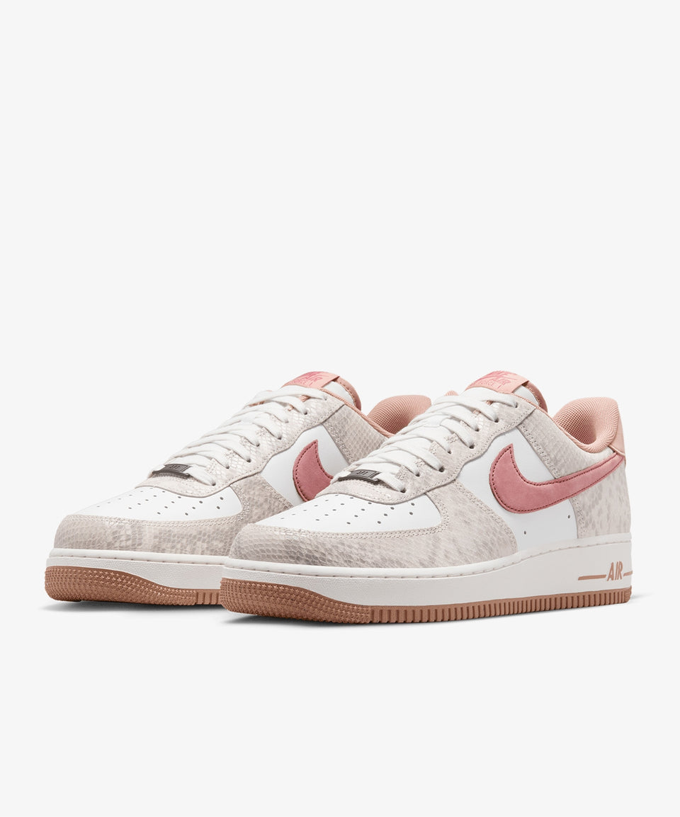 Nike Air Force 1 '07 LV8 - Görsel 4