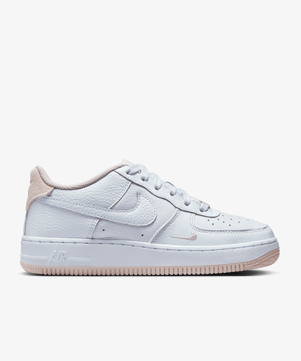 Nike Air Force 1 LV8 (Gs) - Görsel 2