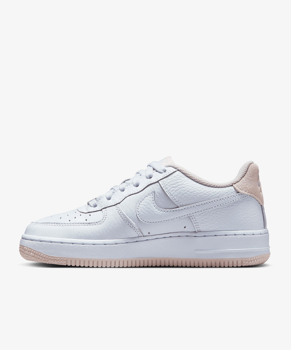 Nike Air Force 1 LV8 (Gs) - Görsel 3