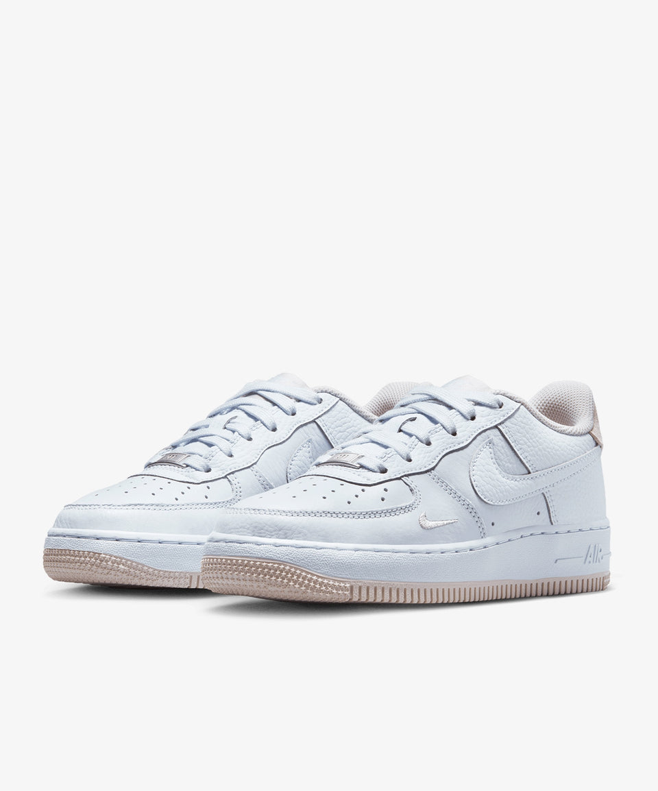 Nike Air Force 1 LV8 (Gs) - Görsel 4