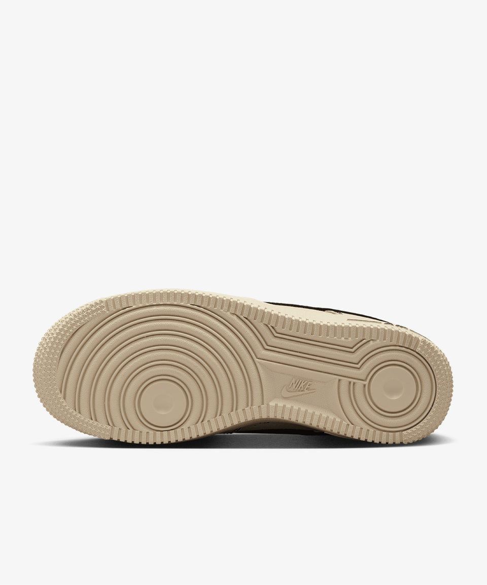 Nike Air Force 1 LV8 (Gs) - Görsel 7