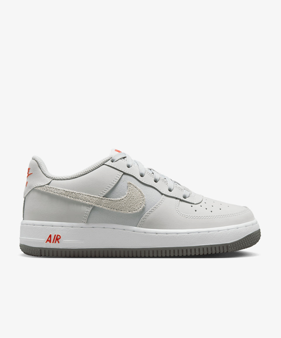 Nike Air Force 1 LV8 (Gs) - Görsel 2