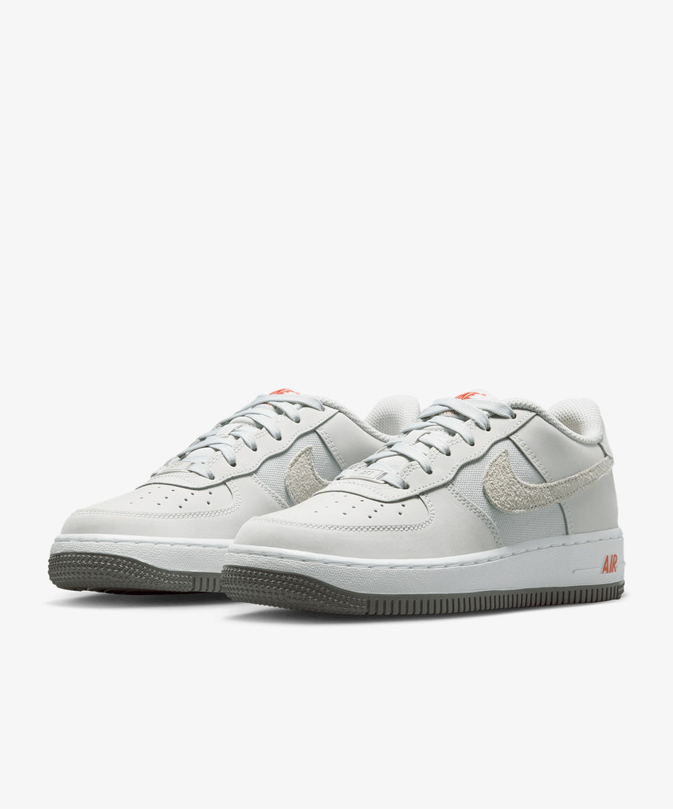 Nike Air Force 1 LV8 (Gs) - Görsel 4