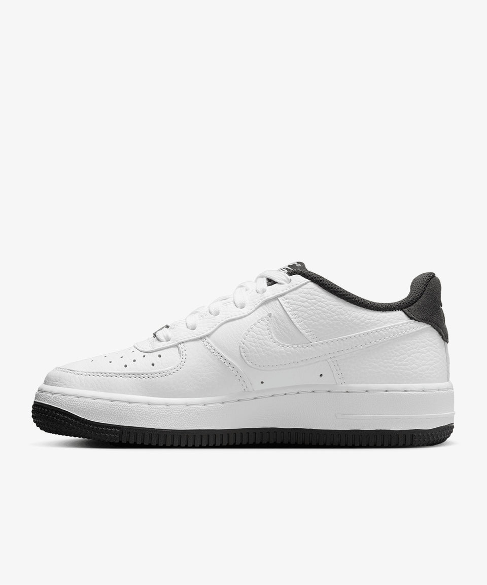 Nike Air Force 1 LV8 (Gs) - Görsel 3