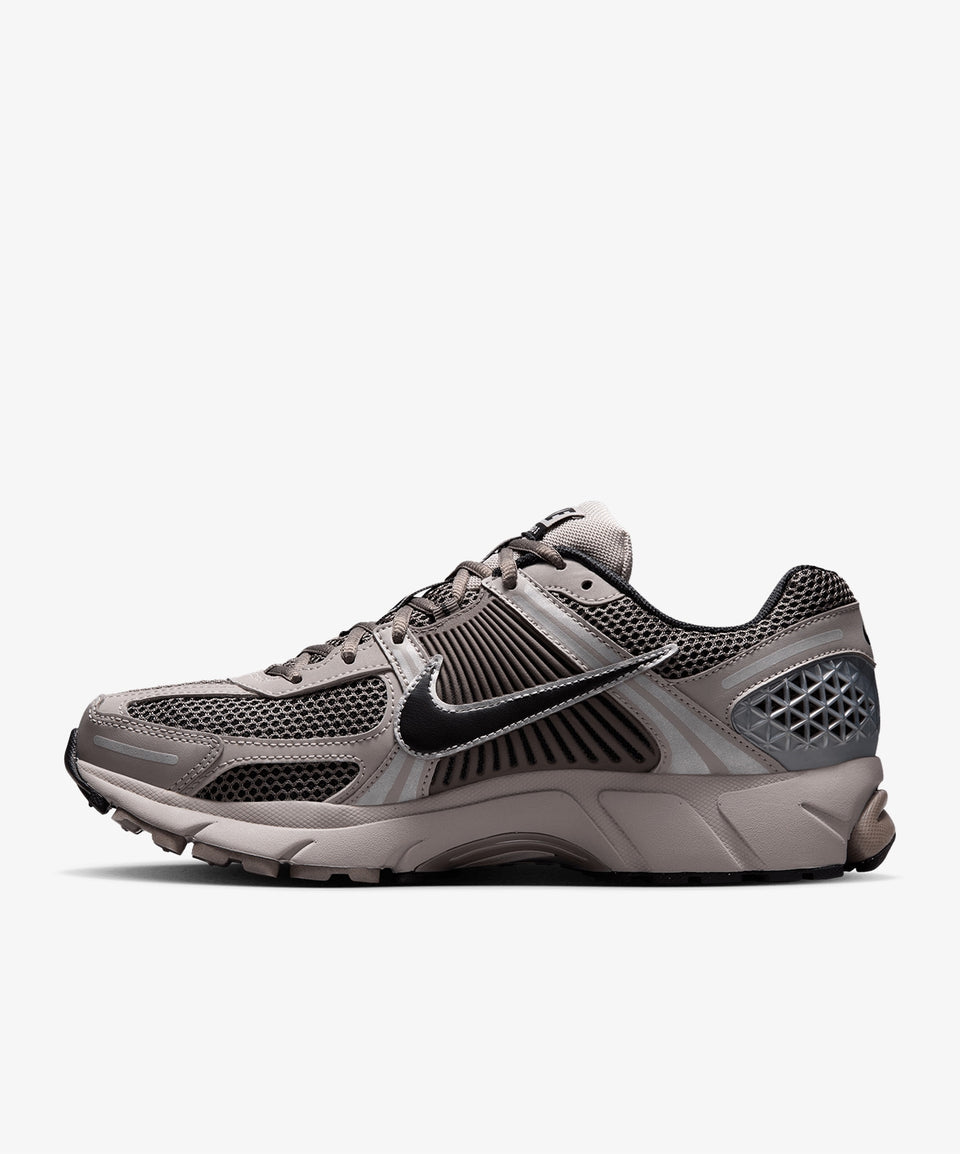 Nike Zoom Vomero 5 - Görsel 3