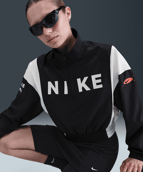 Nike Sportswear Woven Lightweight Pull-Over Top