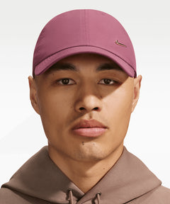 Nike Dri-FIT Club Unstructured Metal Swoosh Cap