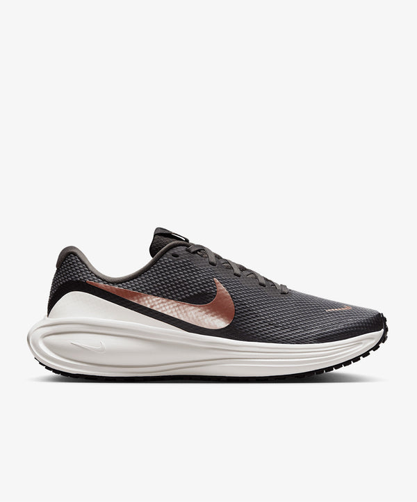 Nike Revolution 8