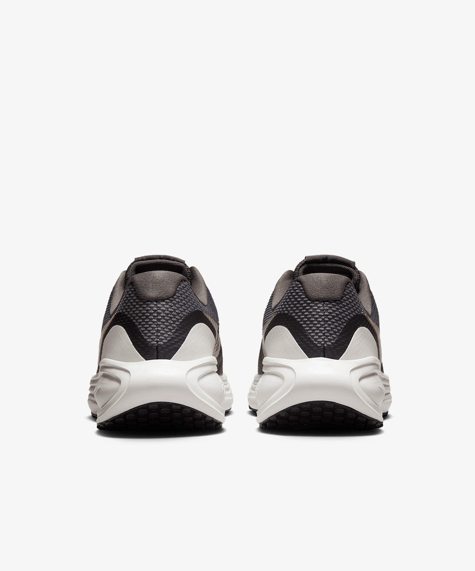 Nike Gri Nike Revolution 8