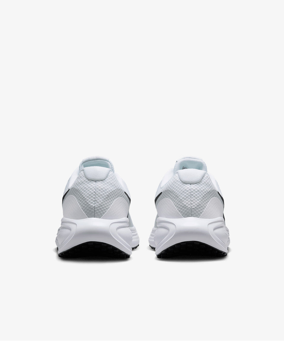 Nike Beyaz Nike Revolution 8